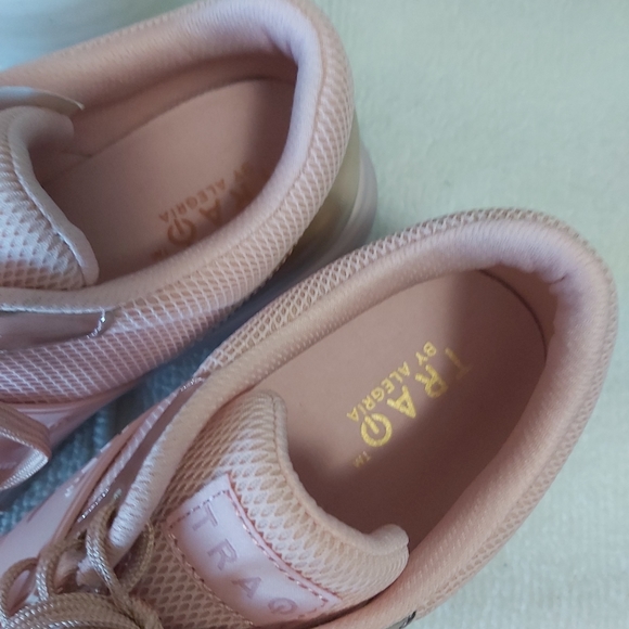 TRAQ by Alegria sneakers walking shoes pink gold - Picture 6 of 15